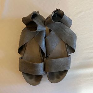 Eileen Fisher size 9 sandals used